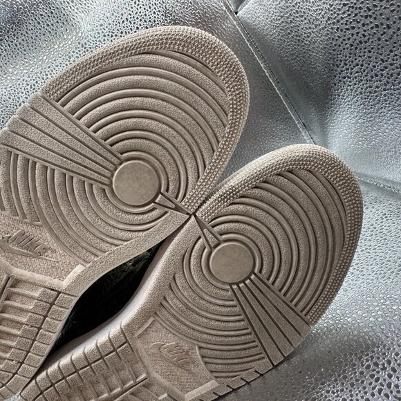 Size 8 Air Jordan 1 Retro High Womens Green Black‎ Snakeskin Shoes AH7389-302 - Picture 11 of 11